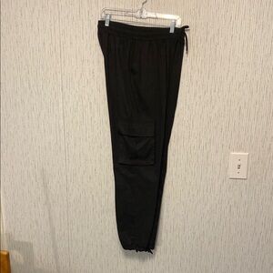 Stylish Black Cargo Pants for Men Size Large  with Cinched Legging NWOT